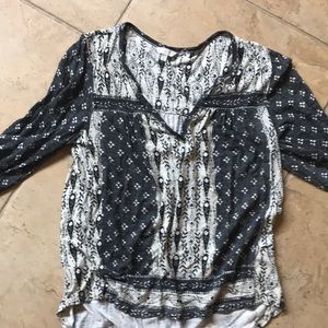 Lightweight long sleeve blouse